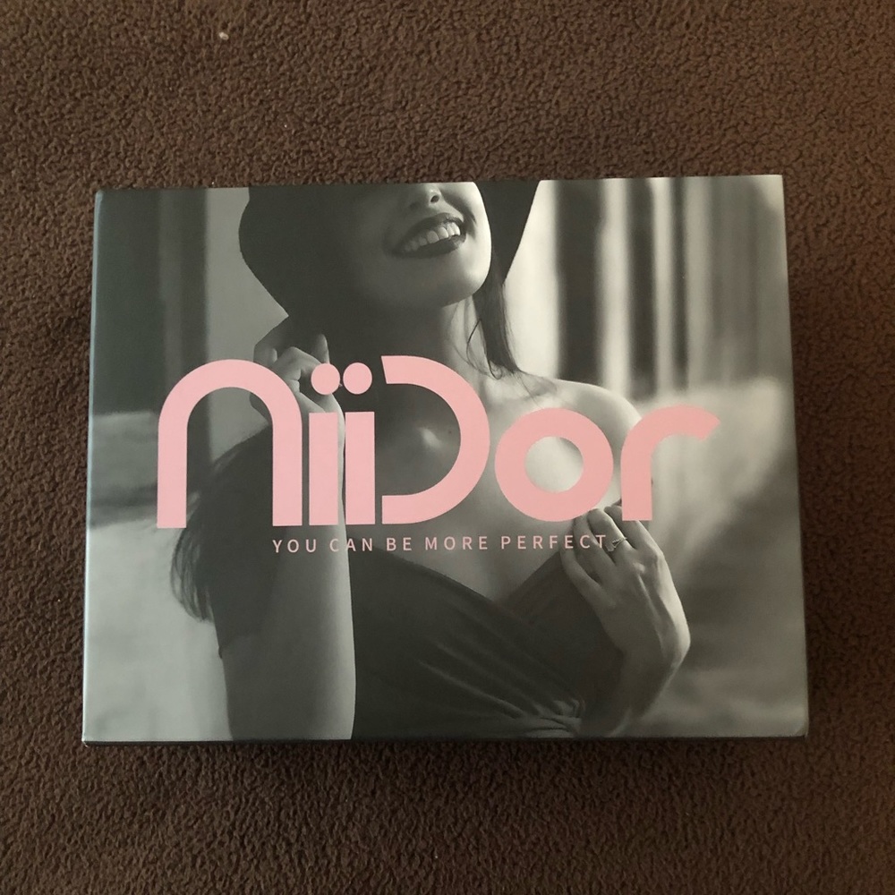 Niidor fabric strapless adhesive bra